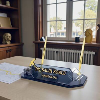 Arkeolog Masa Isimliği