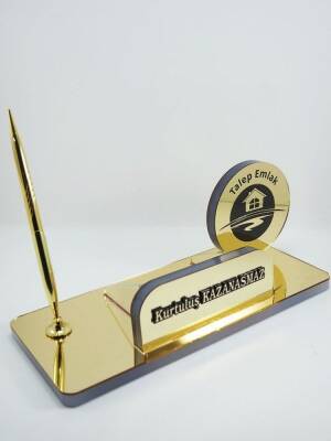 Emlak Bürosuna Özel Akrilik Masa İsimliği - 3