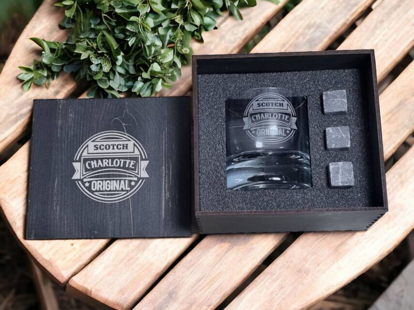 Kişiye Özel Siyah Ahşap Kutulu Viski Seti - 1