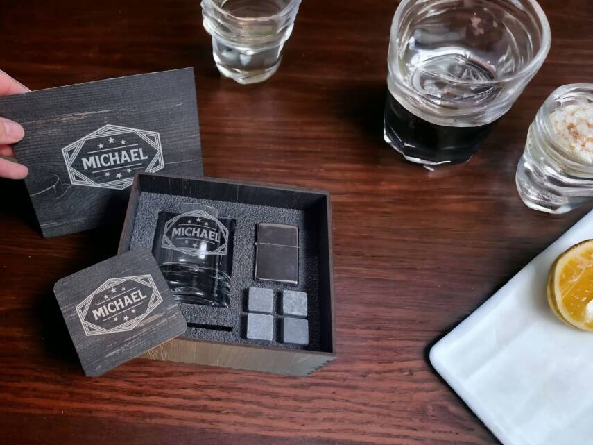 Özel Tasarım Siyah Ahşap Kutulu Viski Seti - 1